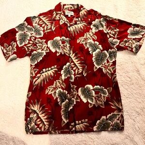 Campia Hawaiian shirt
New condition
Barely worn
Size M
Red and Green